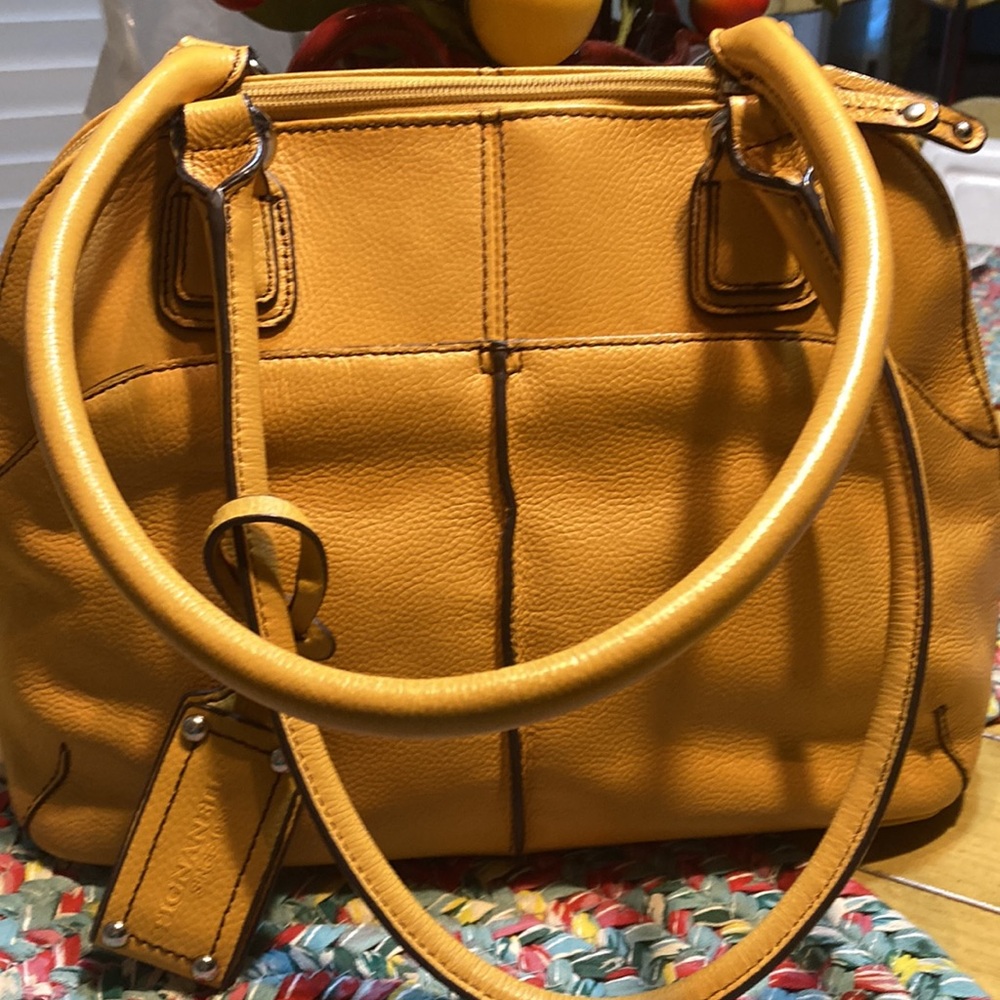 Vintage Mustard ( gold) Leather Handbag - Picture 5 of 11